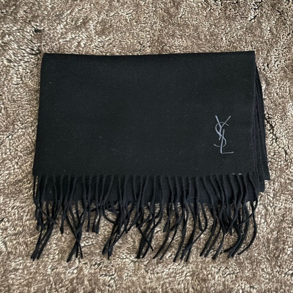 Yves Saint Laurent Scarf - Picture 3 of 3